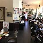 Youth Hotel Baroque Hall Prague